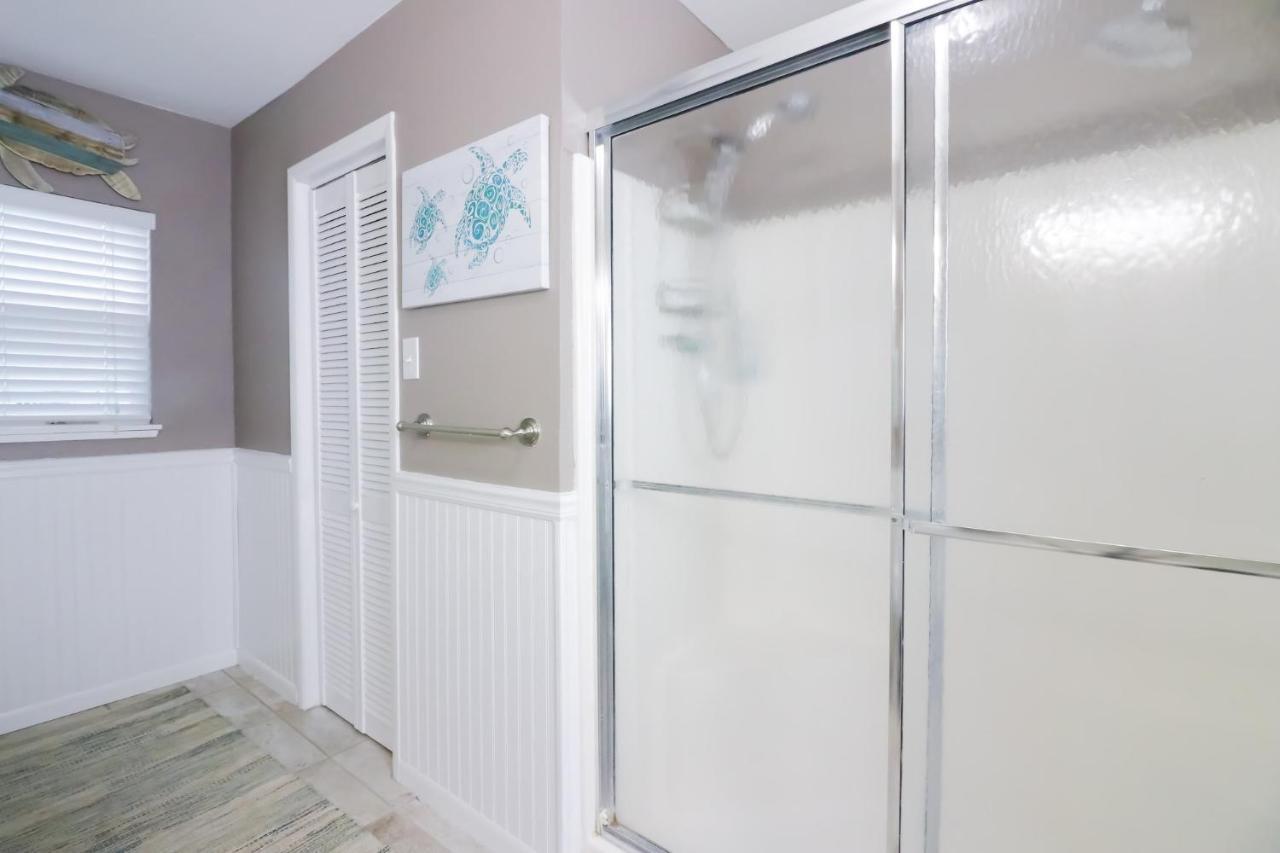 Sunny Daze Walk To Beach 2 Decks Pet Friendly Has A Mini Bar Galveston Exteriér fotografie